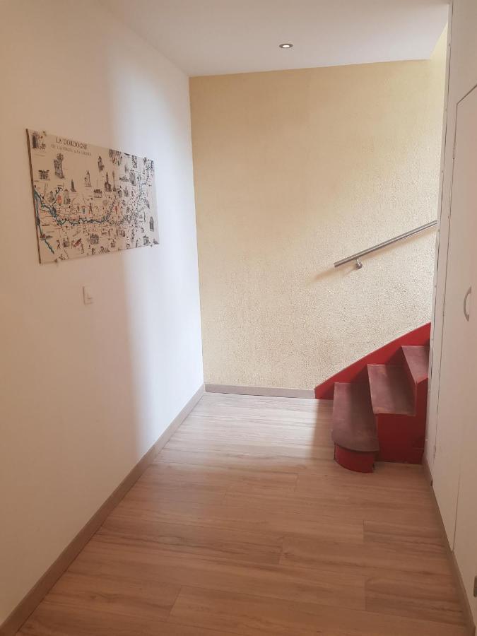 10 - Joli Studio Avec Deux Lits, Tout Equipe Pour 1, 2 Ou 3 Personnes Maximum, Vue Sur Parc Arbore, Parking Privatif Gratuit, Grand Fourgon Possible, Tout Le Linge De Maison Est Fourni Razac-sur-lʼIsle Zewnętrze zdjęcie