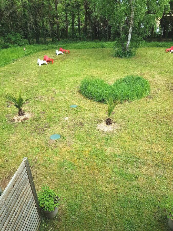 10 - Joli Studio Avec Deux Lits, Tout Equipe Pour 1, 2 Ou 3 Personnes Maximum, Vue Sur Parc Arbore, Parking Privatif Gratuit, Grand Fourgon Possible, Tout Le Linge De Maison Est Fourni Razac-sur-lʼIsle Zewnętrze zdjęcie
