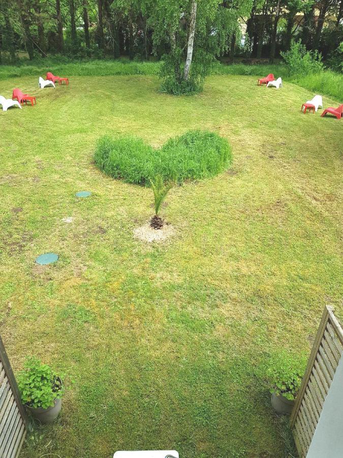 10 - Joli Studio Avec Deux Lits, Tout Equipe Pour 1, 2 Ou 3 Personnes Maximum, Vue Sur Parc Arbore, Parking Privatif Gratuit, Grand Fourgon Possible, Tout Le Linge De Maison Est Fourni Razac-sur-lʼIsle Zewnętrze zdjęcie